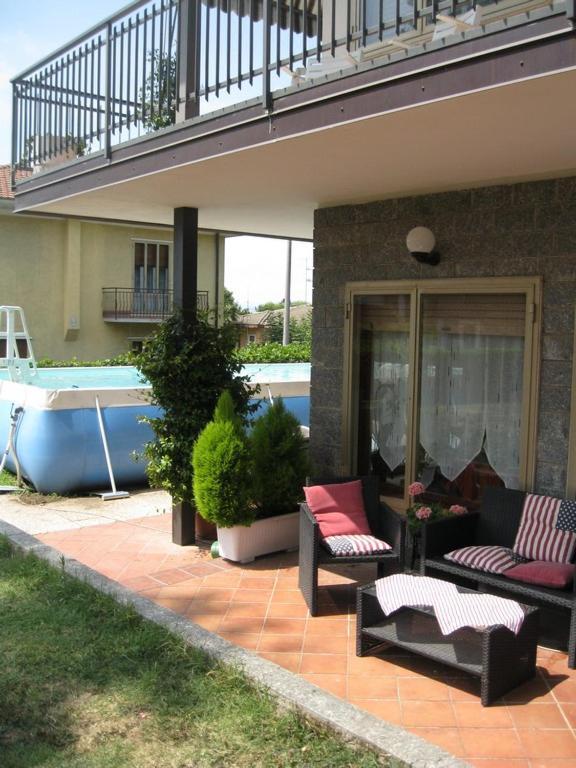 La Casa Dei Pini Bed & Breakfast Malnate Exterior photo