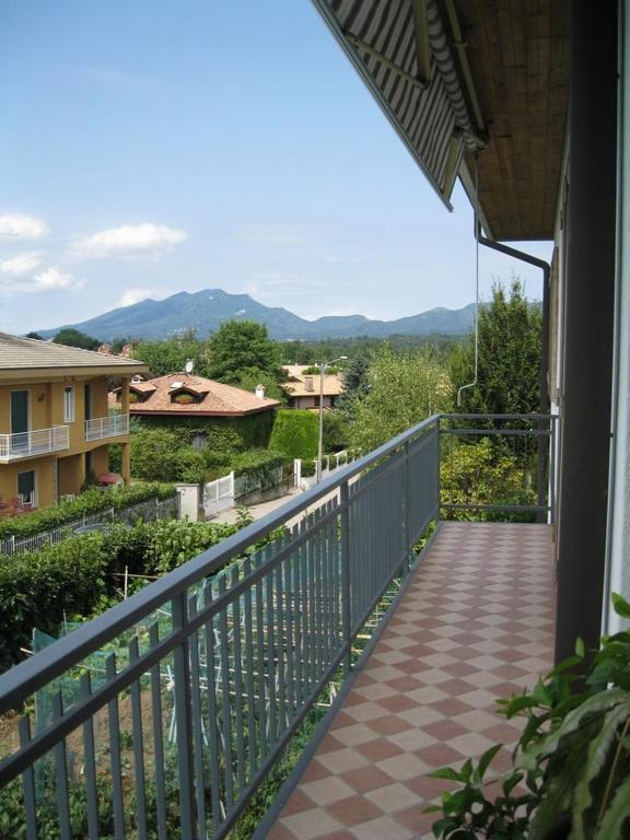 La Casa Dei Pini Bed & Breakfast Malnate Exterior photo